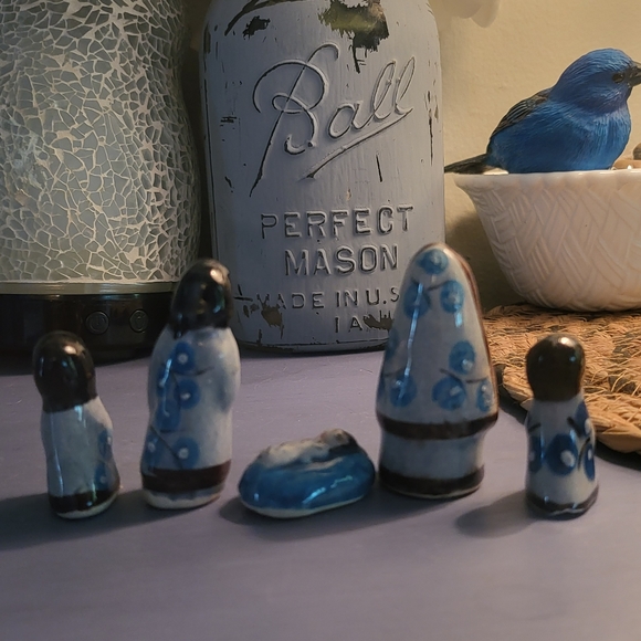 Vtg Miniature International Nativity Set~5pc Folk Art Pottery - Picture 2 of 3